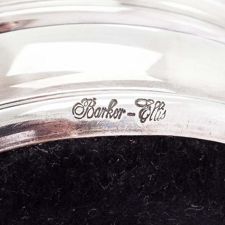 Coasters, 12 st, silver, Finland 1948-50 och coasters för vinflaska, 2 st, försilvrade, England.