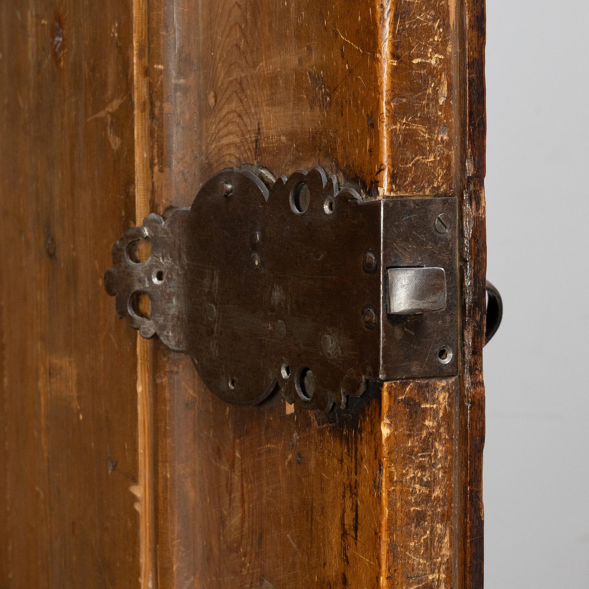 A Baroque cabinet, first half of the 18th century.