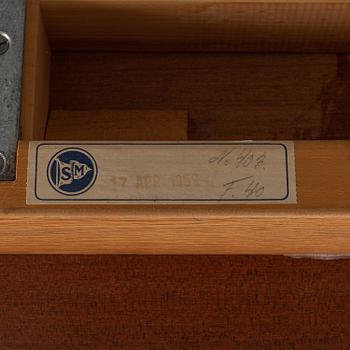 A 1950/60's dining table from Slagelse Møbelvaerk A/S with two additional leaves.