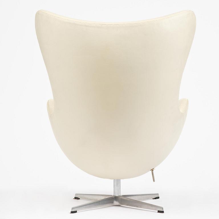 Arne Jacobsen, an "Egg" armchair, Fritz Hansen, Denmark, 2006.