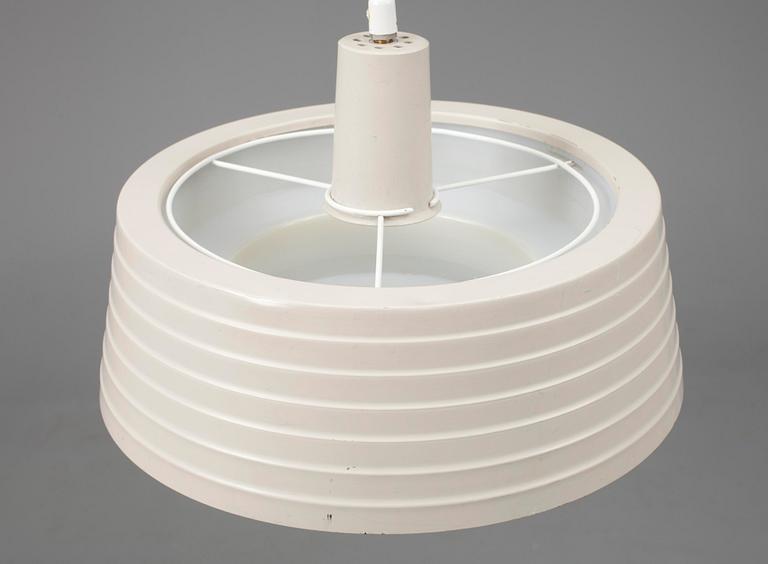 TAKLAMPA, Orno, design Lisa Johansson-Pape, 1900-talets senare hälft. H 60.