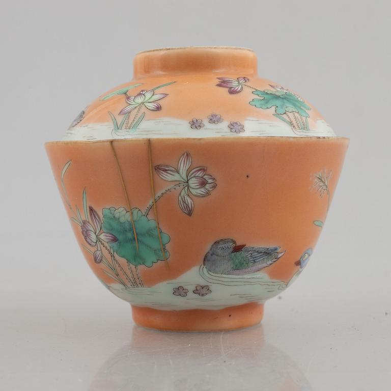 A 'mandarin duck' porcelain cup with cover, Qing dynasty, Daoguang seal mark.