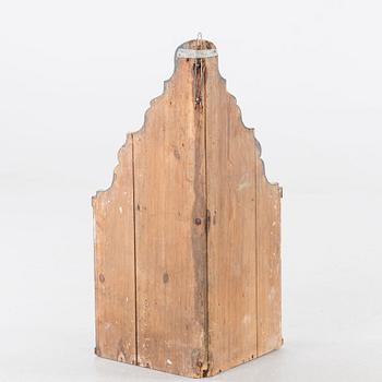 VÄGGHÖRNHYLLA. allmoge. Bär årtal 1839.