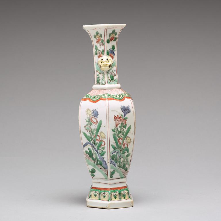 A famille verte vase, Qing dynasty, Kangxi (1662-1722).