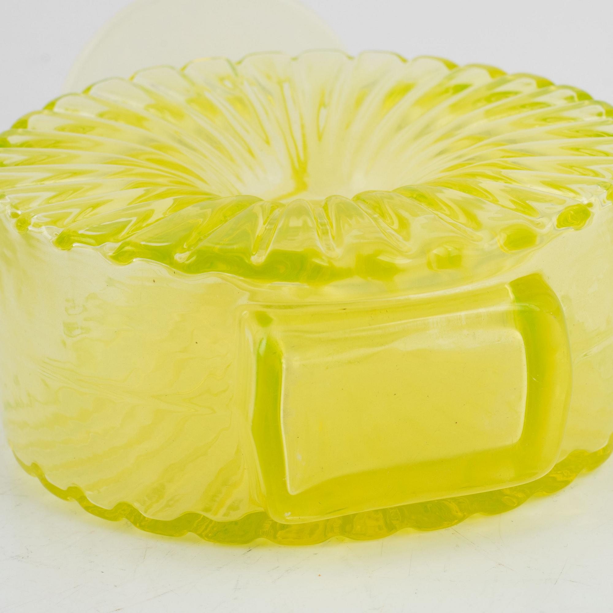 Helena Tynell,  flaska, "Solflaskan", Riihimäen Lasi Oy. I produktion 1964-1974.