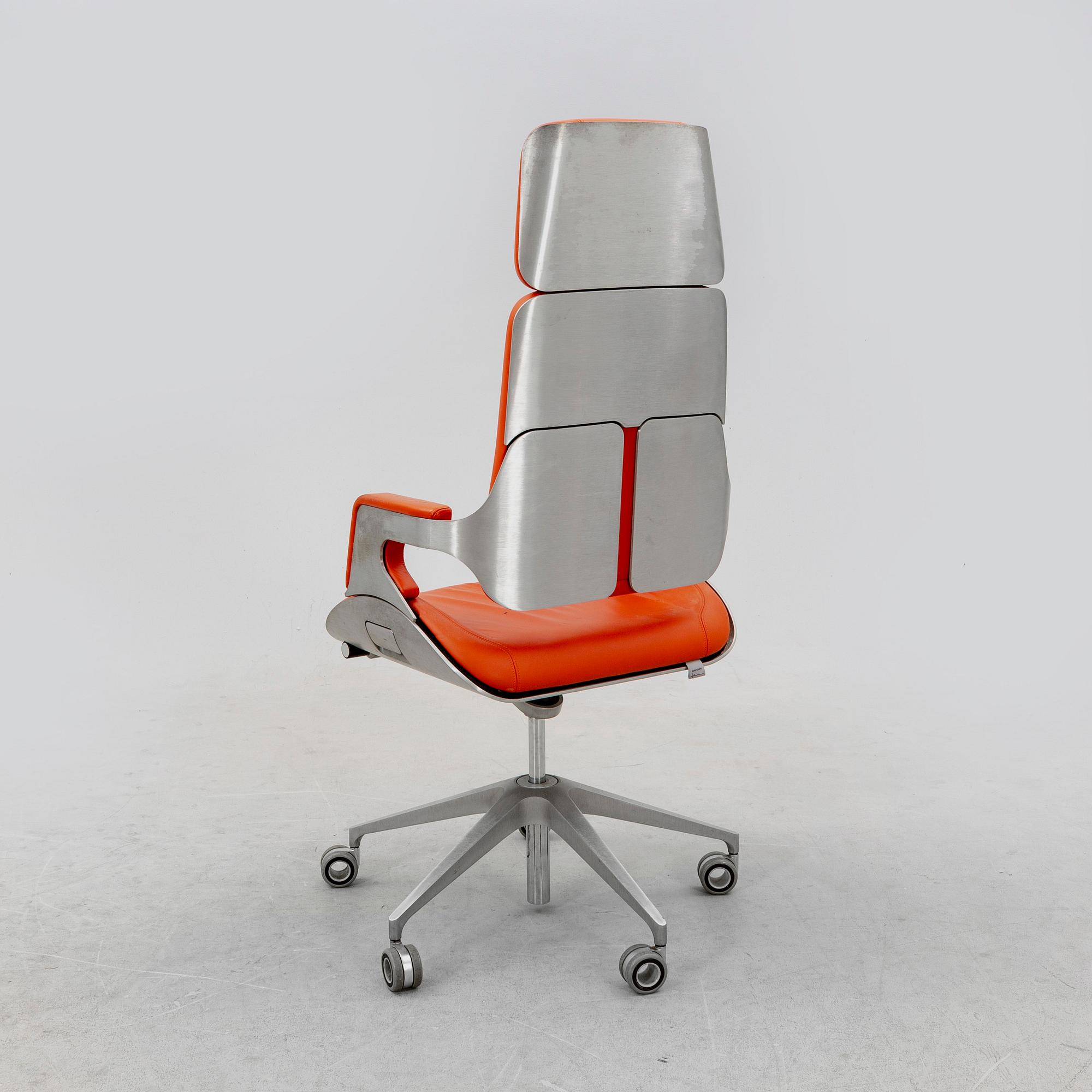 A leather and metal chair "Silver 362S" by Interstuhl, Germany.