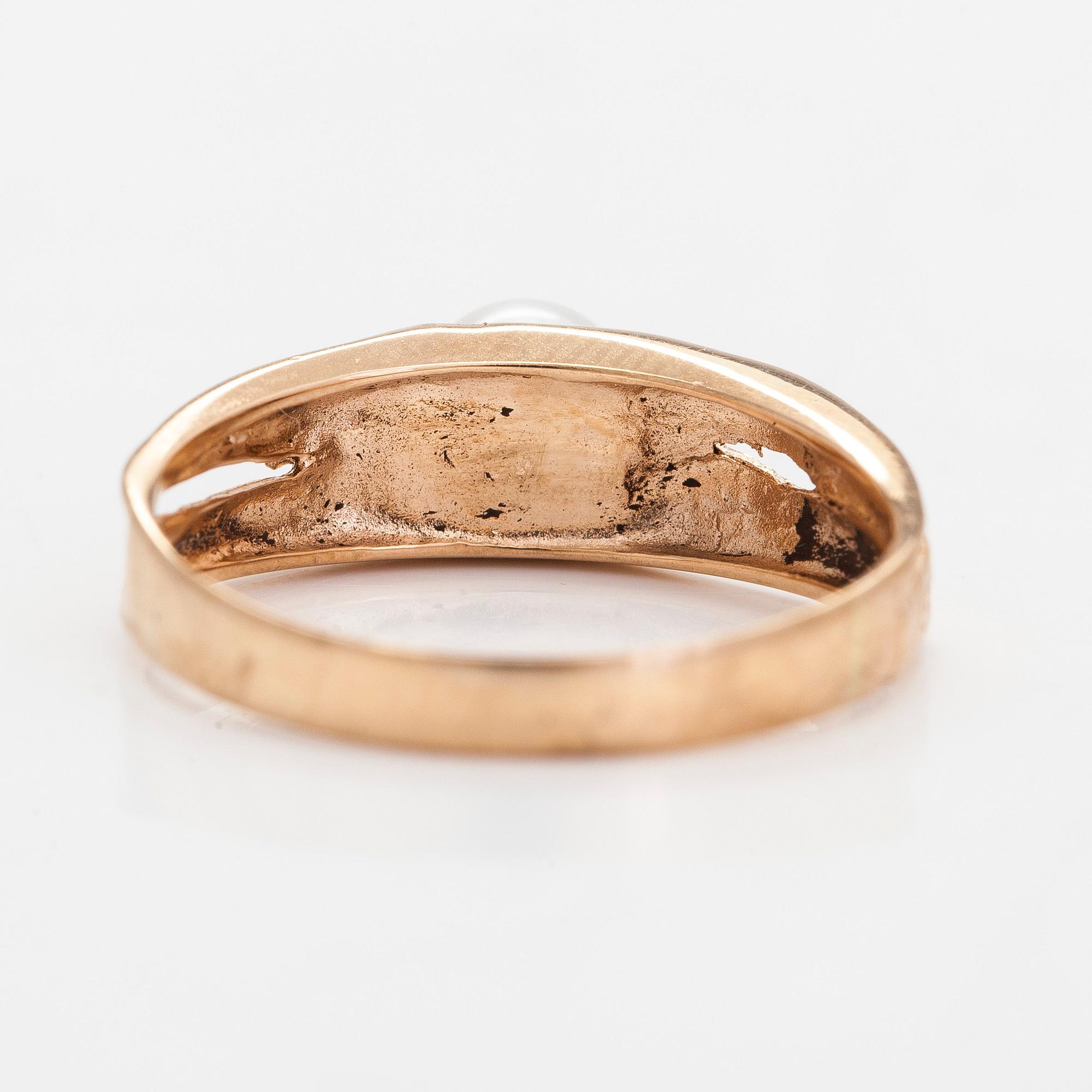 Björn Weckström,  ring, "Lapplands vår", 14K guld och odlad pärla, Lapponia 1975.