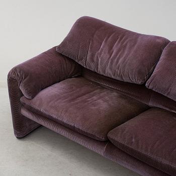 A second half of the 20th century 'Maralunga' sofa my Vico Magistretti for Cassina, Italy. designed 1973.