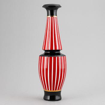 Frédéric de Luca, a porcelain vase, Paris, France.