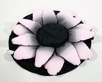 LEKMATTA/KUDDE. "Dream Bag". Säljs till förmån för World Childhood Foundation.