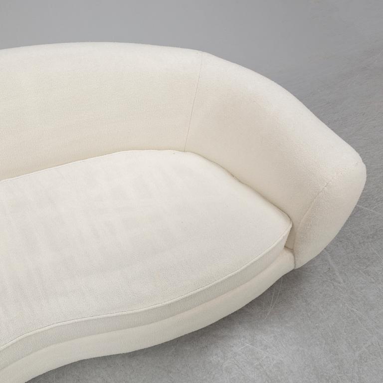 ANDREAS MARTIN-LÖF, a sofa, "Hommage à ´l'Ours Polaire´", for Lyceum, produced in Sweden 2017.