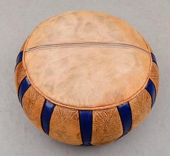 SITTPUFF, läder, 1900-talets mitt.