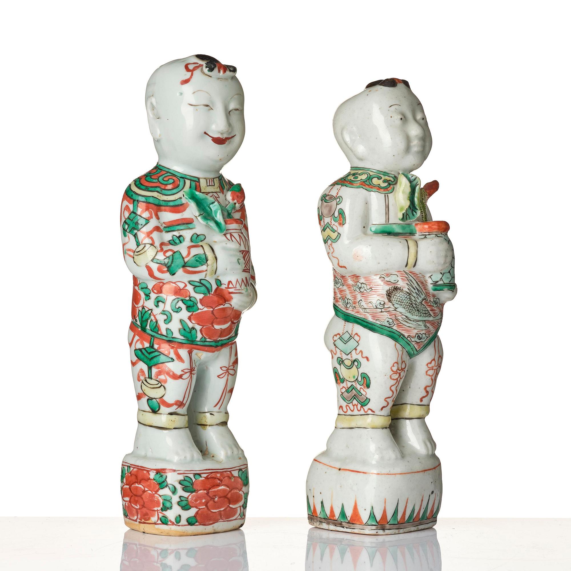 Figuriner, två stycken, porslin. Qingdynastin, Kangxi (1662-1722).