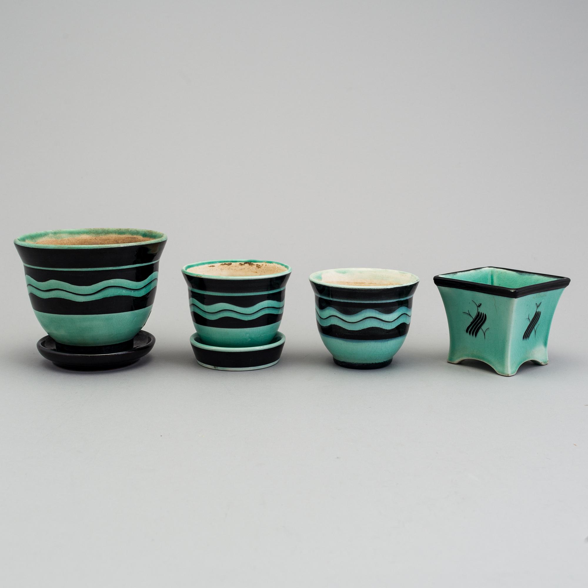 ILSE CLAESSON, "Serie V", 4 ytterfoder och lockask, flintgods. Rörstrand 1930-tal.