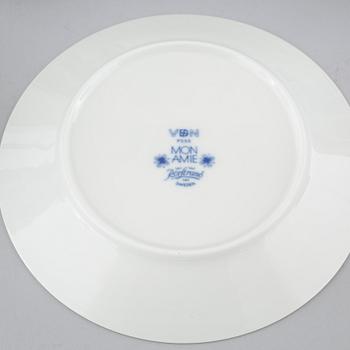 26 pieces of "Mon Amie", designed by Marianne Westman for Rörstrand, third quarter of the 20th century.