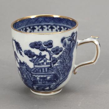 TESERVIS, 9 delar snarlika, porslin, Kina, Qianlong, (1736-1795).