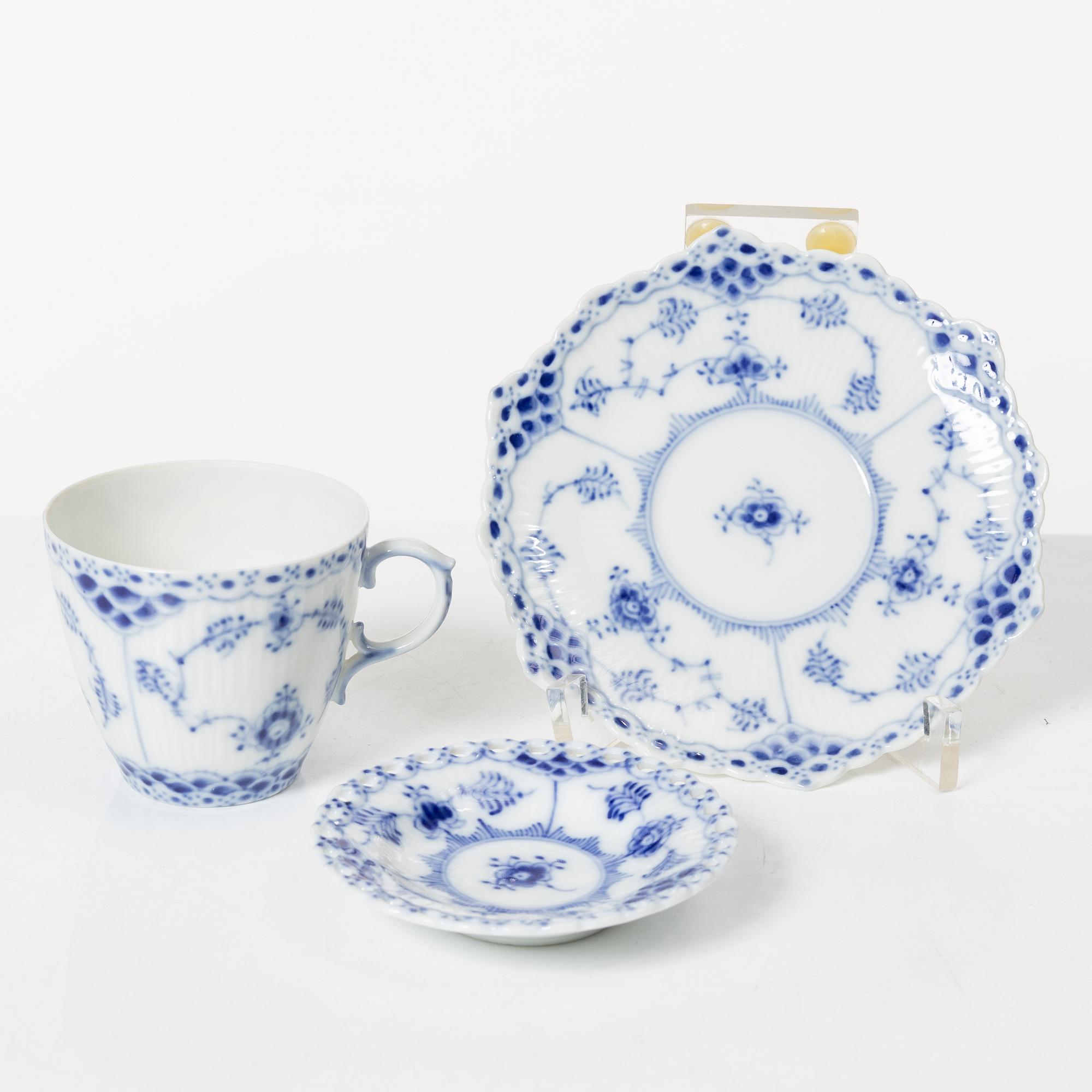 Royal Copenhagen, a 20-piece coffee service, 'Blue Fluted', Denmark.