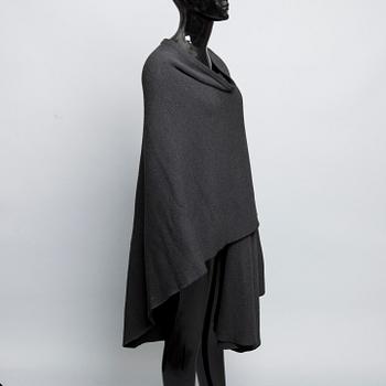 CAPE, Yves Saint Laurent.