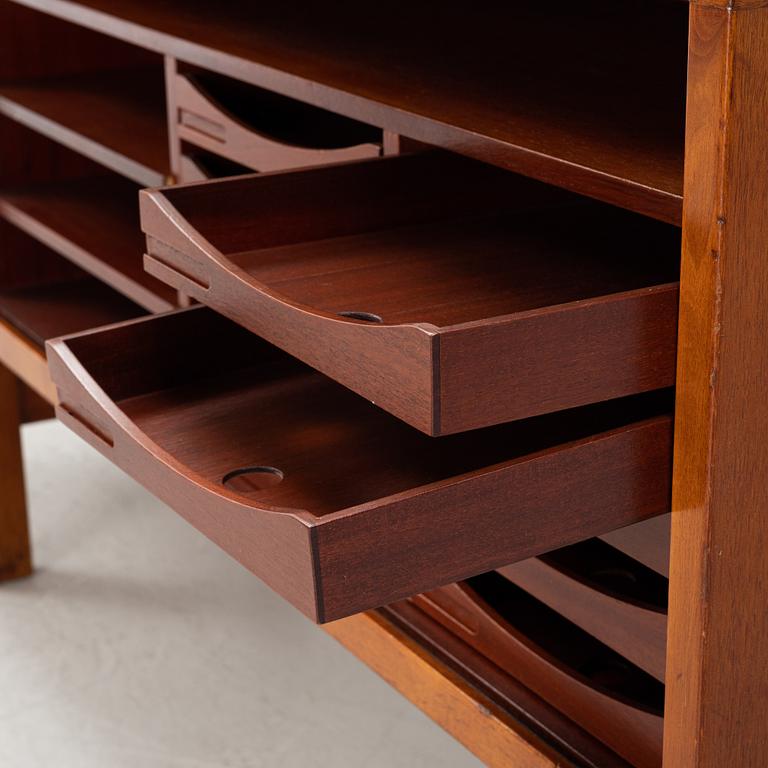 A mahogany veneered sideboard, mid 20th Century.