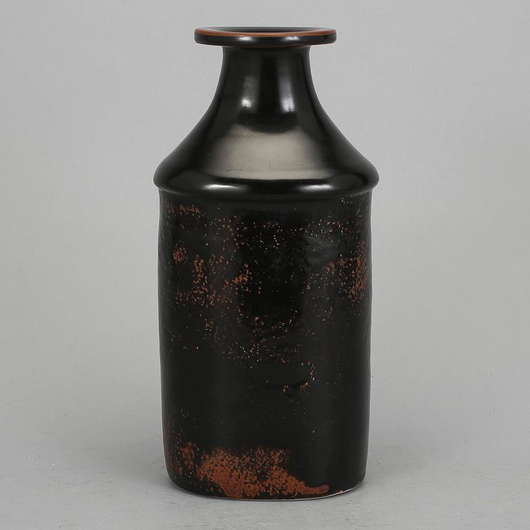 VAS, Stig Lindberg, Gustavsberg Studio 1975. Stengods.