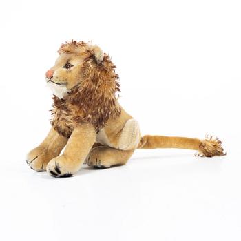 Steiff, 3 toy animals, two lions and a 2000 Weihnachtsbär.