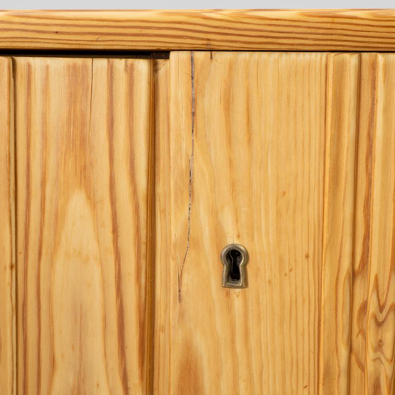 Göran Malmvall, skåp, ett par, "821", Svensk Fur.