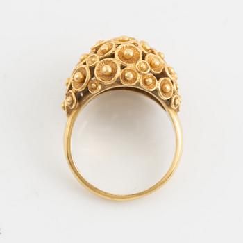 18K gold bombé ring.