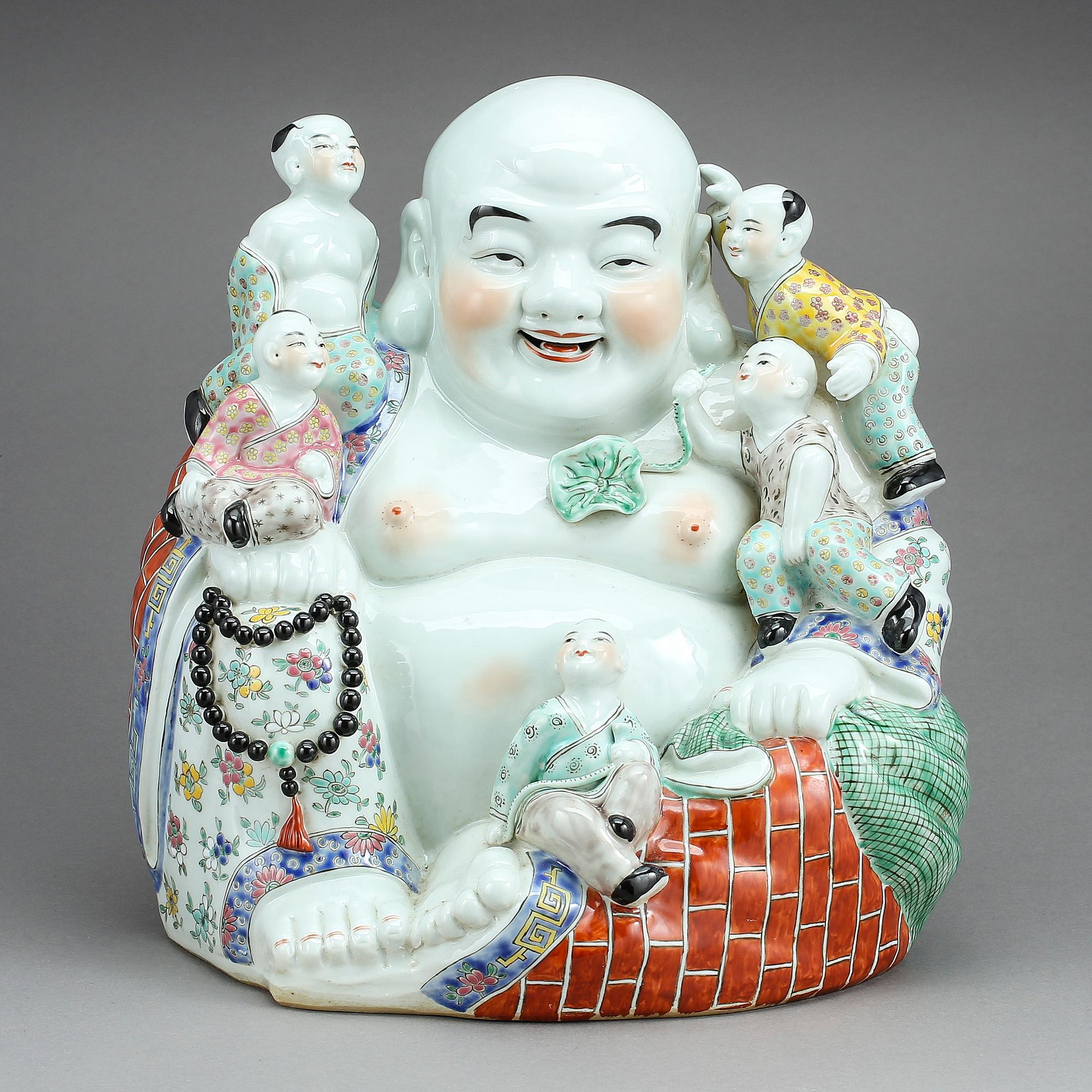BUDDHAFIGUR, porslin, Kina, modern tillverkning.