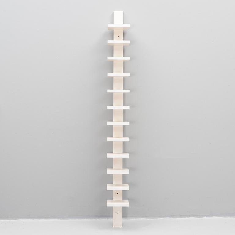 John Kandell, hylla, "Pilaster", Källemo, formgiven 1989.