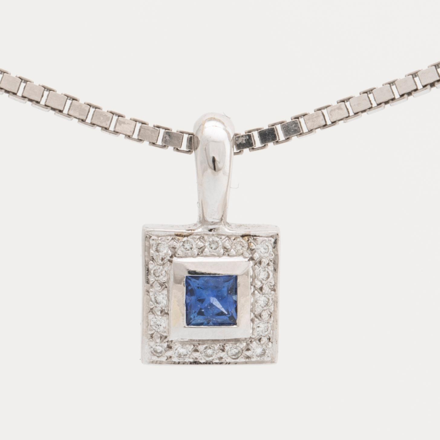 Sapphire pendant and chain 18K whitegold length approx 50 cm, pendant approx width 6 mm.