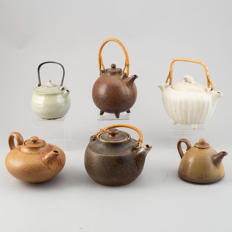 Gunnar Nylund, a set of four stoneware teapots and Carl-Harry Stålhane, two teapots, Rörstrand.