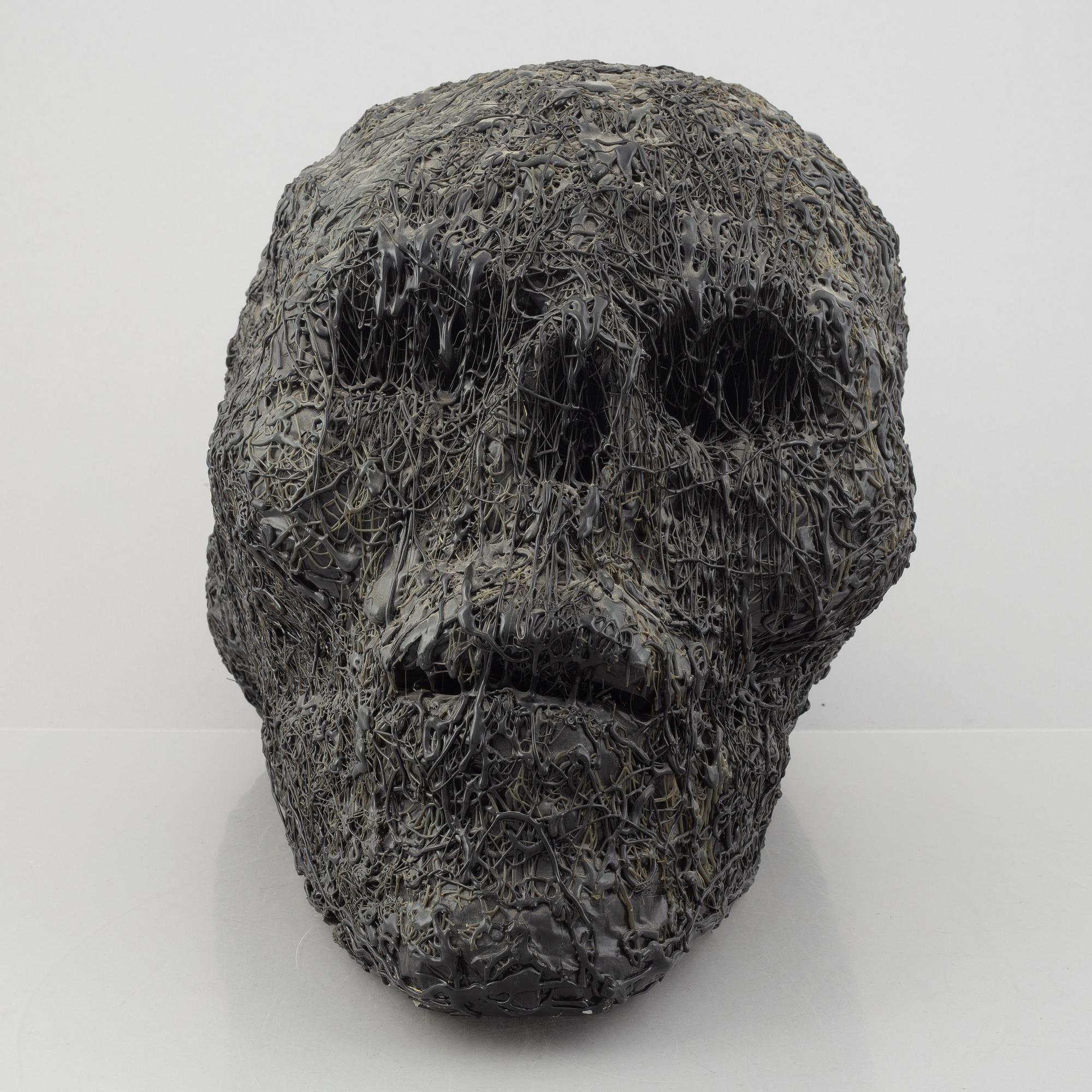 Johnny Boy Eriksson, a big "Skull" sculpture.