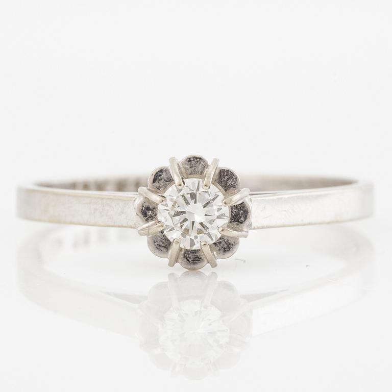 Ring in 18K white gold with a brilliant-cut diamond 0.16 ct.