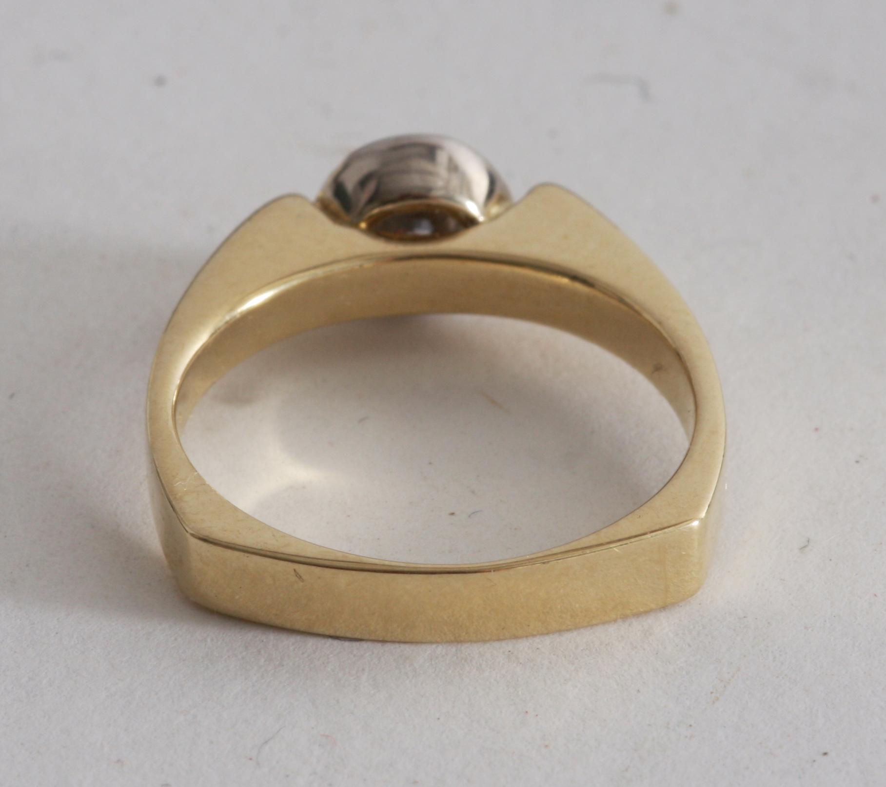 RING, guld 14K med briljant c:a 0.59 ct.