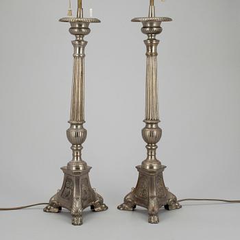BORDSLAMPOR, ett par, metall, 1900-talets början.
