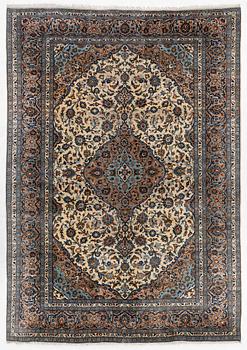 A Keshan carpet, c. 346 x 243 cm.