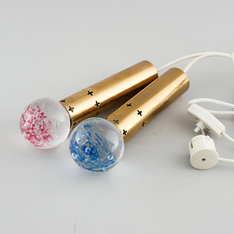 TAKLAMPOR/FÖNSTERLAMPOR, ett par, 1900-talets andra hälft.