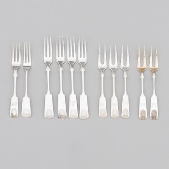 A 42-piece set of silver cutlery with seashell decorated handles, Finnish hallmarks, 1918-1950.