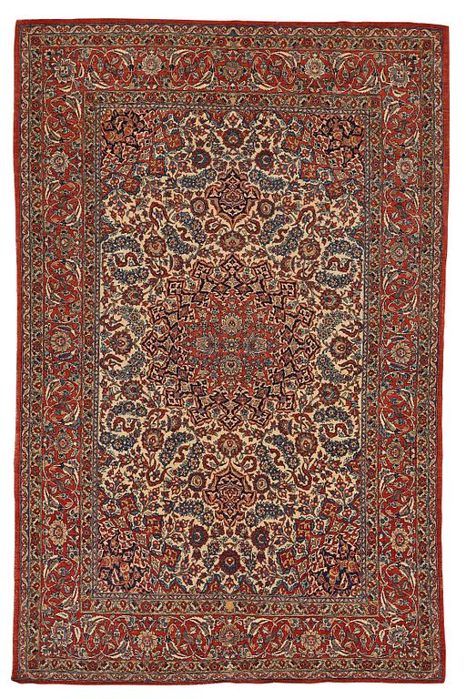 A carpet, semi-antique Esfahan, ca 310,5 x 200 cm.