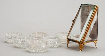 SAMLING GLASFÖREMÅL, 7 delar, 1800-/1900-tal.