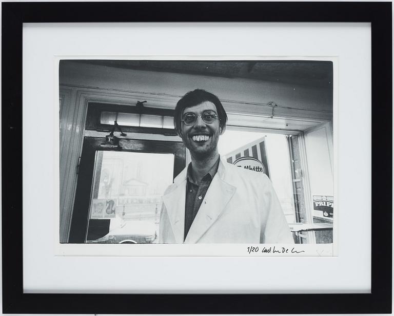 Carl Johan De Geer, photograph, signed 1/20.