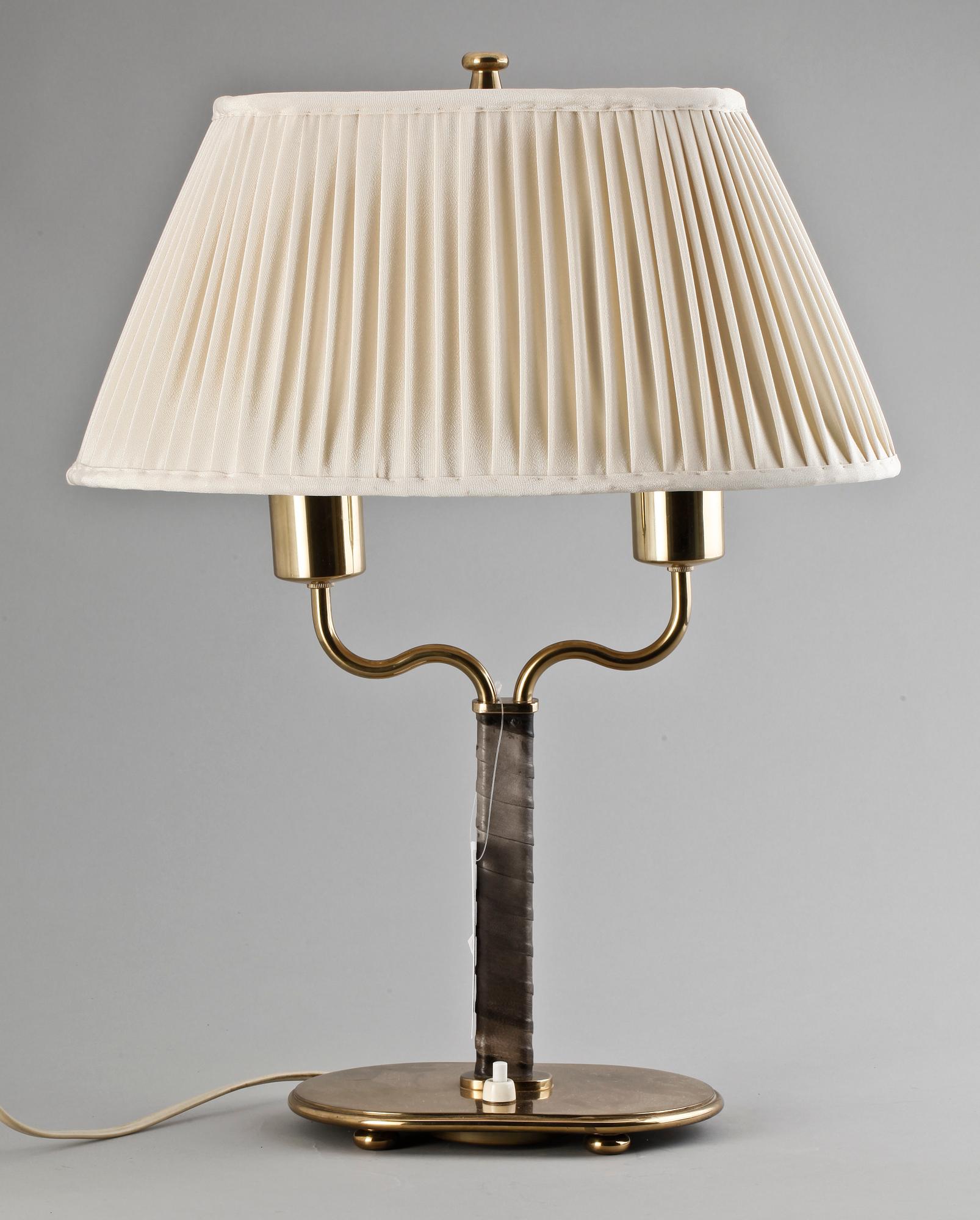 BORDSLAMPA, Modell G 2388, Firma Svenskt Tenn.