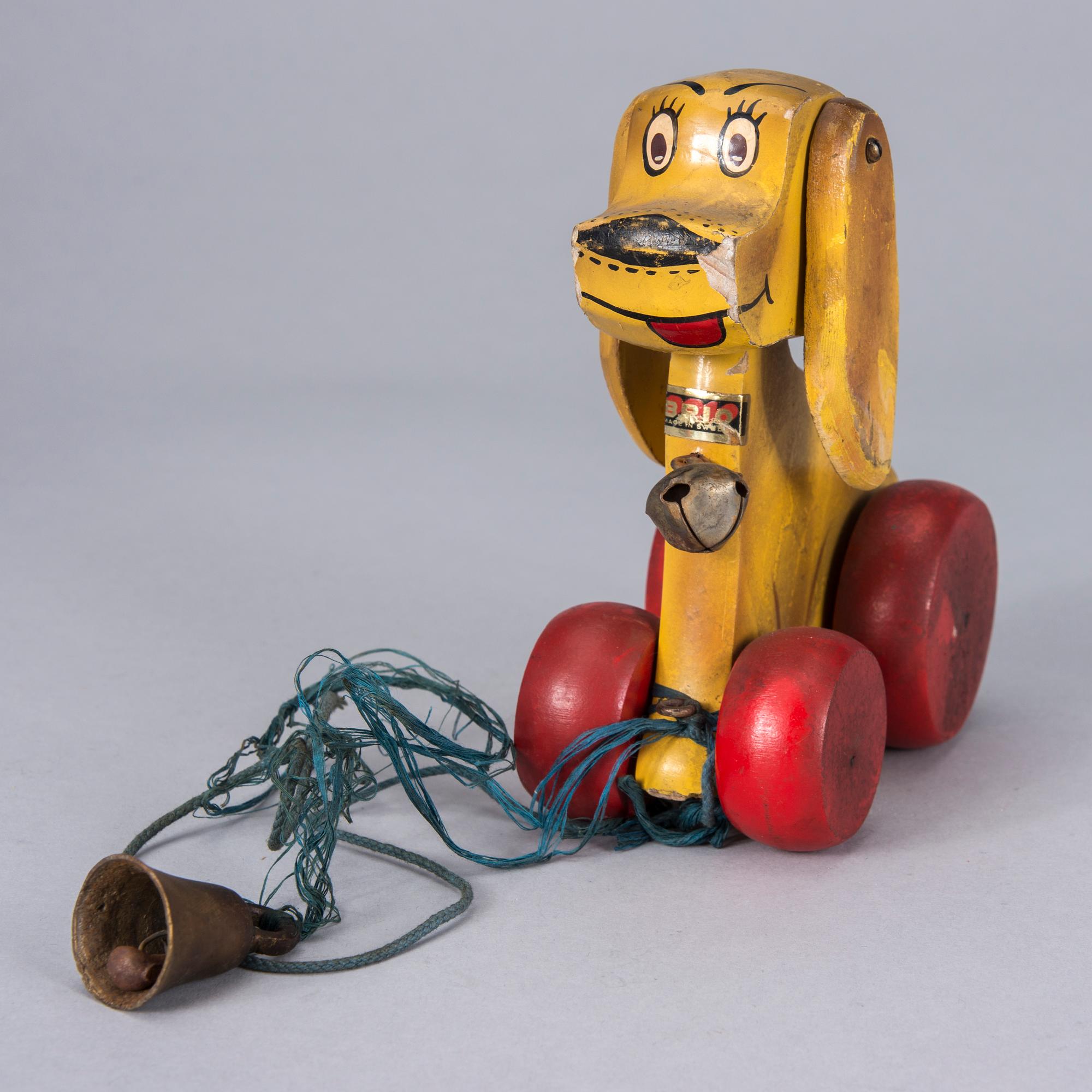 PARTI LEKSAKER, 5 st, bl a trä och plåt, Brio, Lego, Mamod m fl. 1950-60-tal.