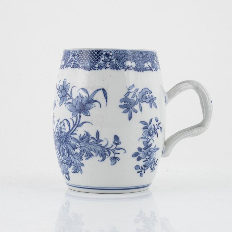 A Chinese blue and white mug, Qing dynasty, Qianlong (1736-95).