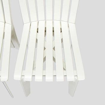 Alvar & Aino Aalto, ”Aurinko”-sarjan pöytä, O.Y. Huonekalu- ja Rakennustyötehdas A.B., 1900-luvun puoliväli, sekä, tuoleja, 4 kpl Artek 2000.