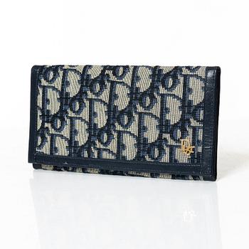 Christian Dior, a wallet.