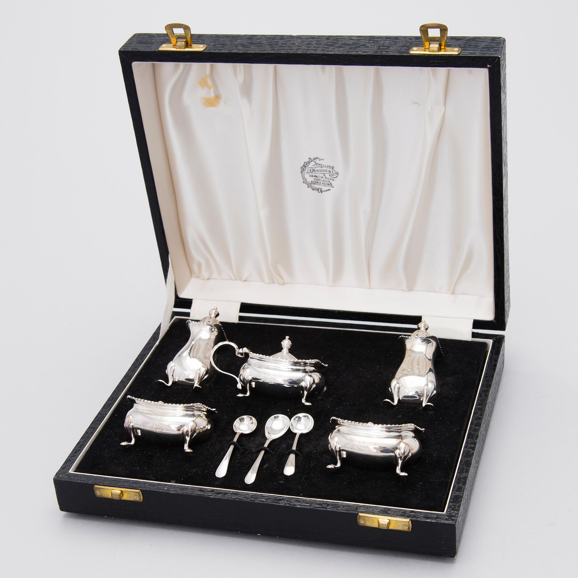 An 8-piece spice set in silver, Adie Brothers Ltd, Birmingham, England 1961-1962.