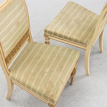 Soffa och fyra snarlika stolar, sengustaviansk stil, från omkring år 1900.