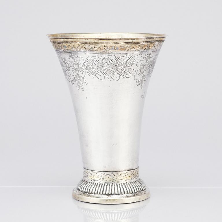 A Swedish 18th century silver beaker, marks of Eric Langberg, Söderhamn 1793.