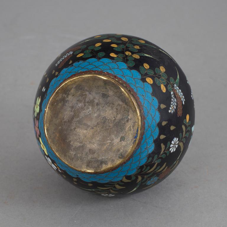 VAS, cloisonné, Kina, 1800-tal.